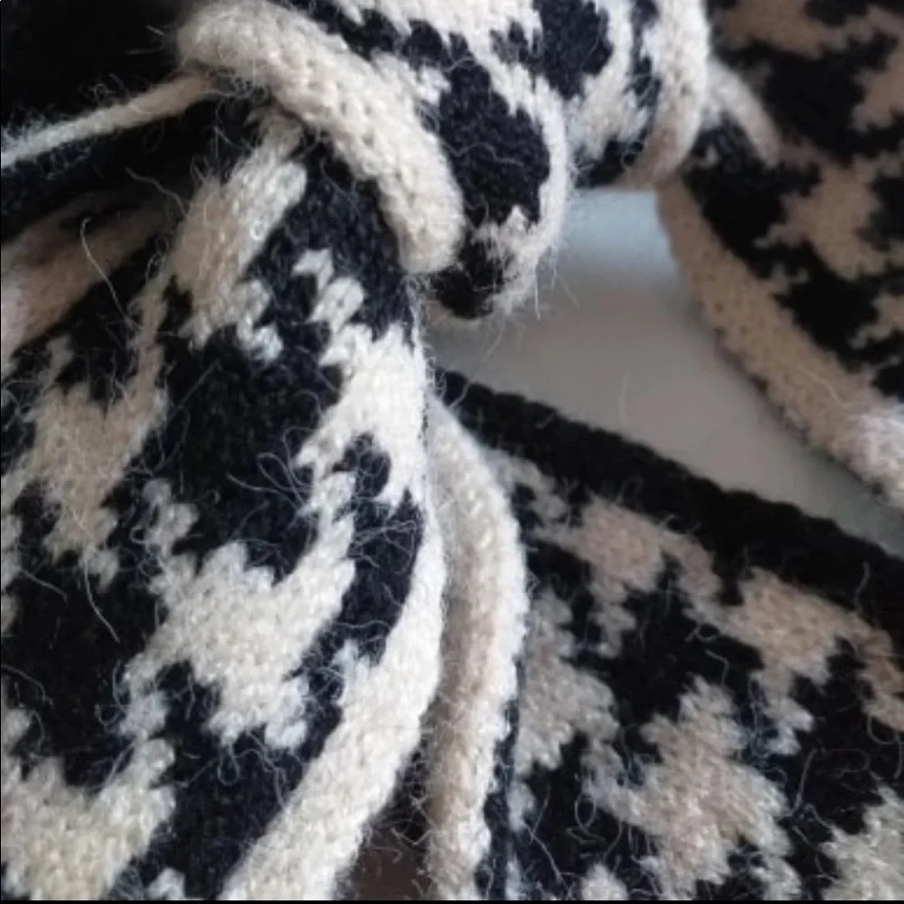 Faux Fur Neck Scarf Houndstooth Foulard Black White Tie